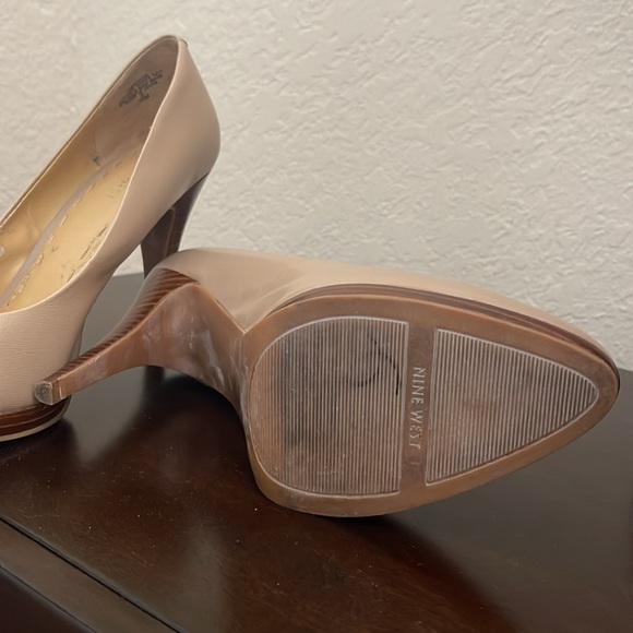 Nine West natural tan color real leather shoes with platform. US size 10 - Picture 3 of 6
